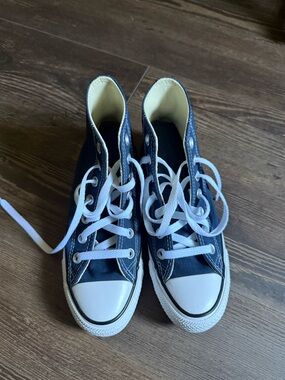 Converse Navy Blue and Cream High Top Sneaker